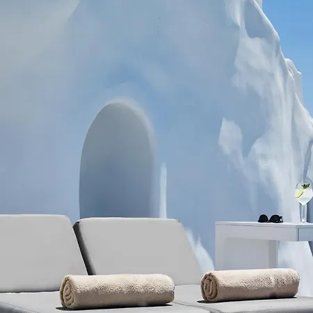 فيلة Sleeps 5 With Pool And Air Con *